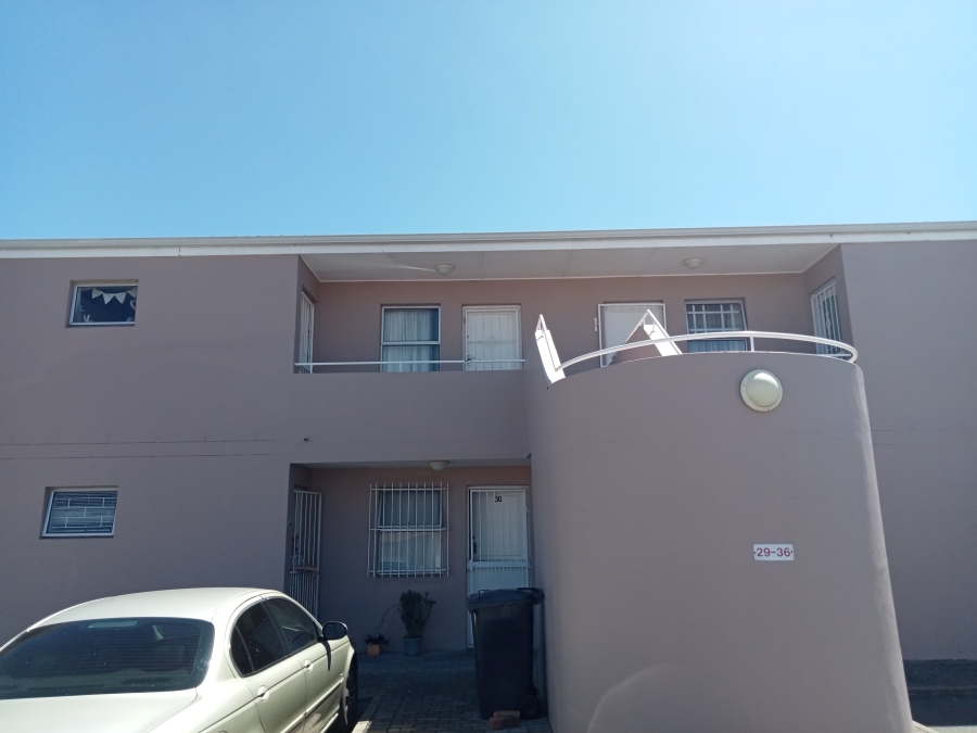 To Let 1 Bedroom Property for Rent in Bothasig Western Cape